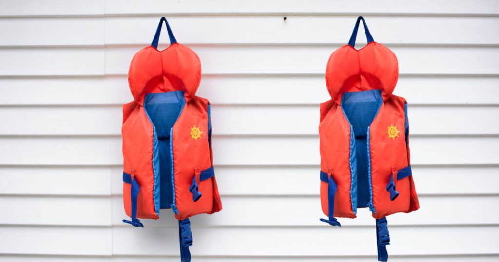 Recognize the Functions of Life Jackets in Maritime Safety